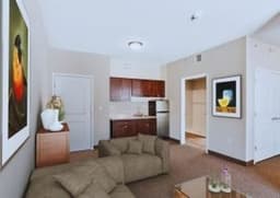 Hampton Manor Of Woodhaven - Gallery Image 1
