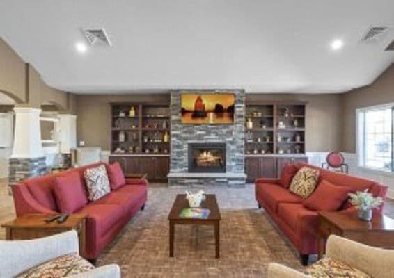 Hampton Manor Of Woodhaven - Gallery Image 6