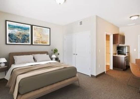Hampton Manor Of Woodhaven - Gallery Image 4