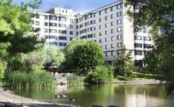 Knollwood Place