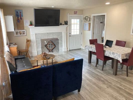 Linfabells Family Care Home, Linda Bello - Gallery Image 2