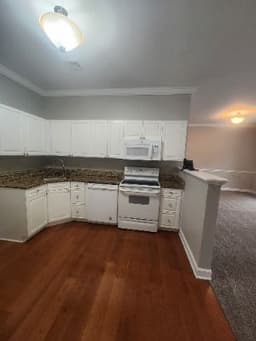 The Avenue Of Upper Arlington - Gallery Image 1