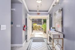 Queen Of Hearts El Dorado Hills - Gallery Image 4