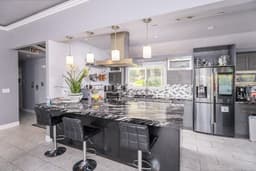 Queen Of Hearts El Dorado Hills - Gallery Image 2