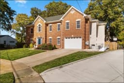 Pivotal Assisted Living & Memory Care - Gallery Image 1