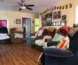 Top Of The Hill Manor - Gallery Image 2