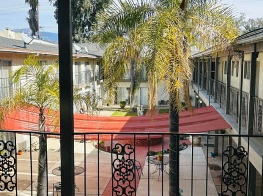 Braswell's Chateau Villa - Gallery Image 6