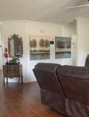 Chantilly Lace Manor - Gallery Image 5