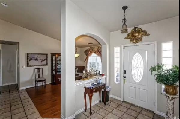 Chantilly Lace Manor Iii - Gallery Image 5