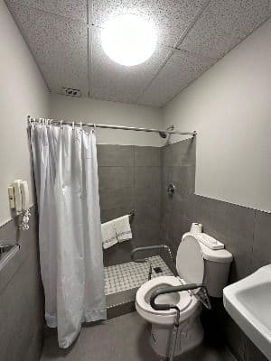 New Broadview Manor Assisted Living - Gallery Image 6
