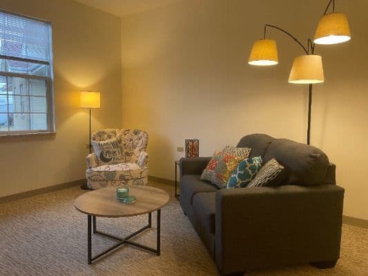 Rolling Hills Manor - Gallery Image 3