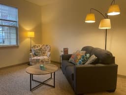 Rolling Hills Manor - Gallery Image 3