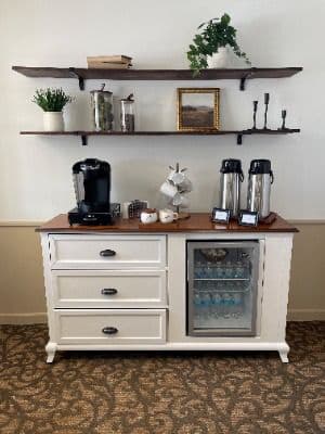 Rolling Hills Manor - Gallery Image 2