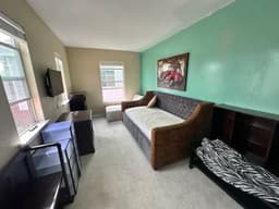 Alia'S Assisted Living Facility - Gallery Image 5