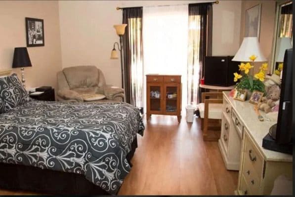 The Residence at Pompano Beach Assisted Living - Gallery Image 5