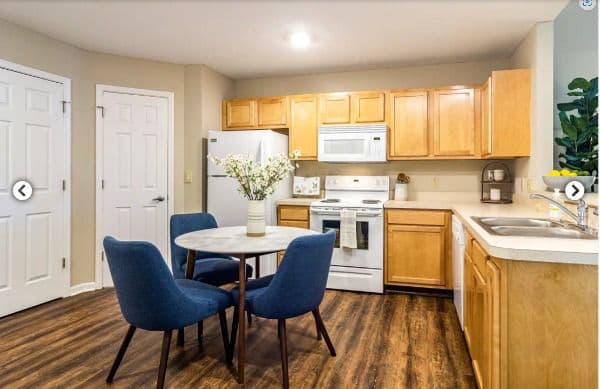 Redwood Noblesville Harewood Drive N - Gallery Image 2