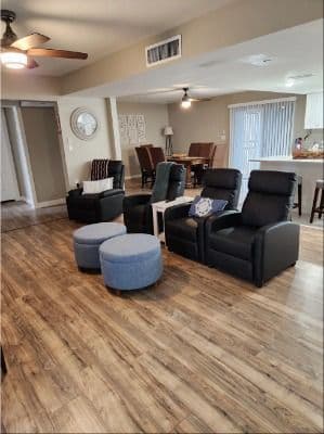 Scott'S Harbor - Gallery Image 4