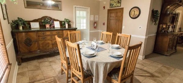 Green Wood Lodge - Gallery Image 3
