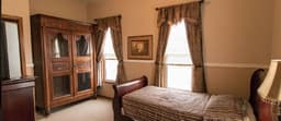 Green Wood Lodge - Gallery Image 2