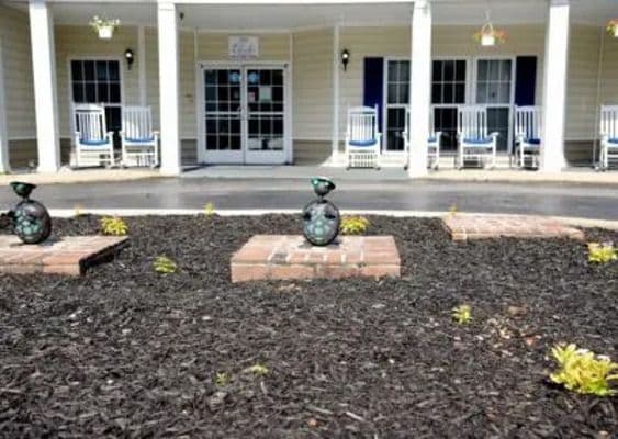 Charter Senior Living of Paris - Gallery Image 6