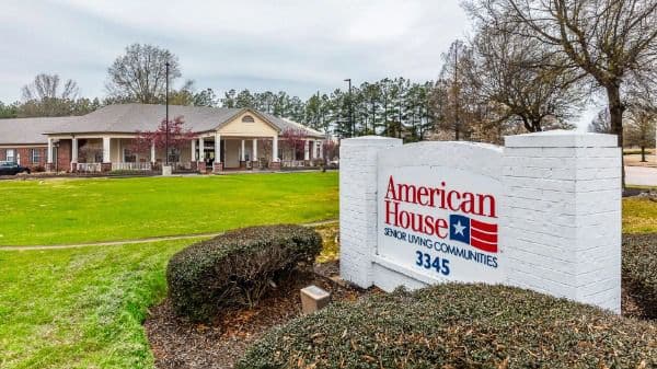 American House Bartlett - Gallery Image 2