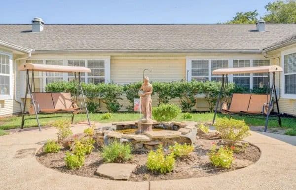 American House Hendersonville - Gallery Image 2