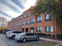 Page Manor - Gallery Image 1