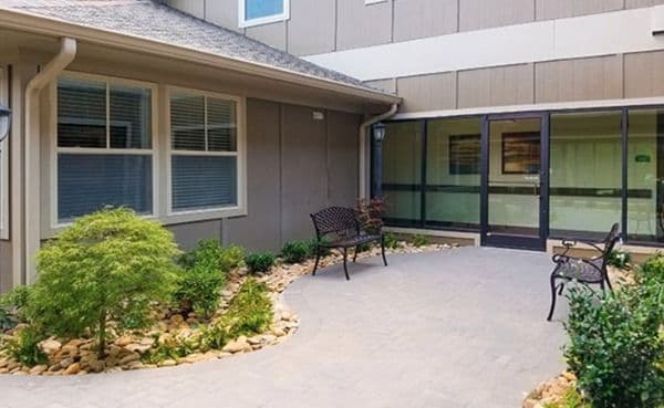 Oaks at Towne Lake - Gallery Image 3