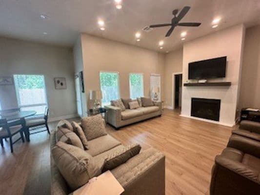 Charlton Park - Arbor Way - Gallery Image 2