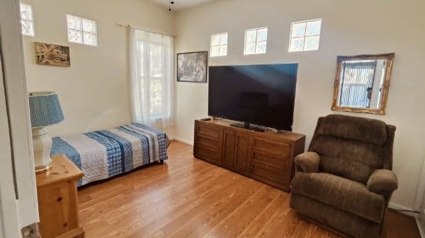 Palm Valley Living - Gallery Image 3