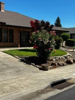 Diamond Oak Guest Home - Gallery Image 1