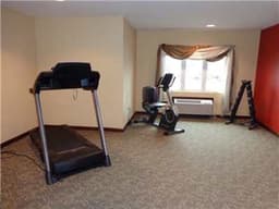 Breckenridge Commons - Gallery Image 6