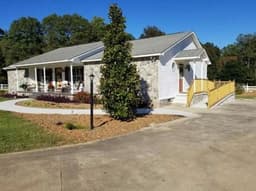 Magnolia Estates Care Home - Gallery Image 2