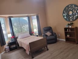 Oasis At Superstition Assisted Living - Gallery Image 4