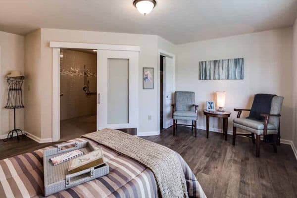 SOMERFORD HOUSE - HAGERSTOWN - Gallery Image 6